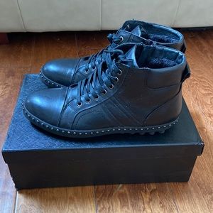 Men’s boots size 10.5 with faux fur